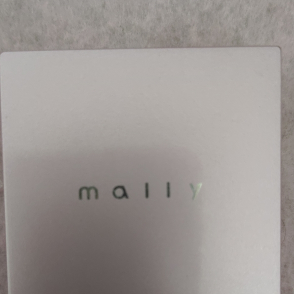 Mally Beauty Soft Raspberry Color Face Defender Sleek Compact Bundle 6 For $24 - Picture 2 of 5
